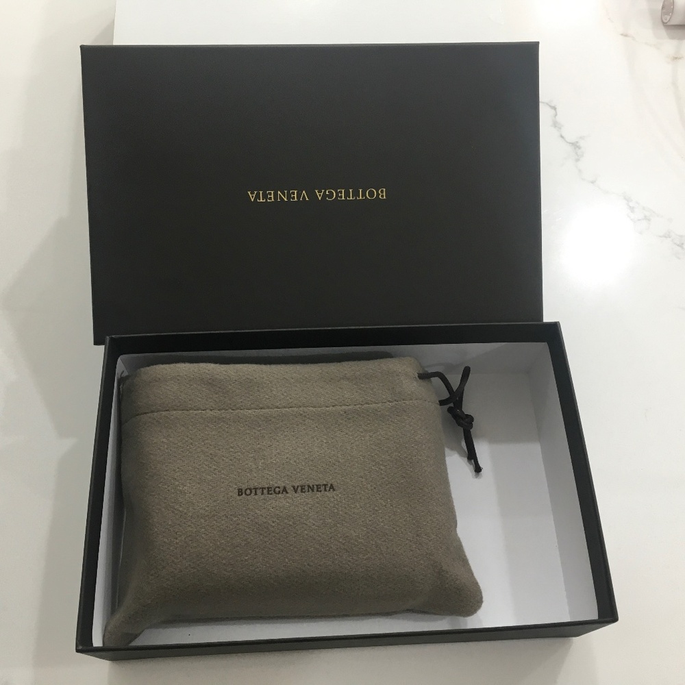 Bottega Veneta  interlocking   Leather bilfold wallet